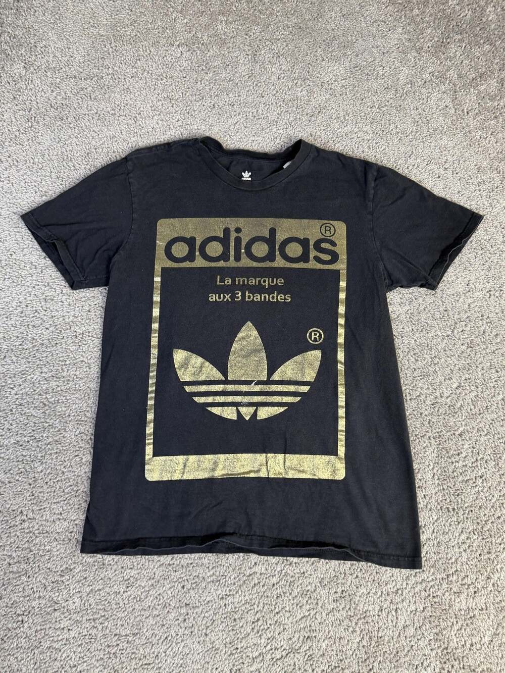 Adidas Shirt Mens S Black Gold Trefoil Graphic Crew Neck Tagless Cotton